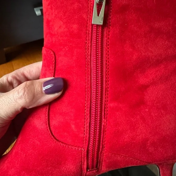 NIB Via Spiga Maggie Suede Ankle Bootie Red Size 10M - Picture 3 of 11